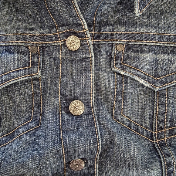 Vintage Denim Jean Jacket – Button Up Distressed Wash - Picture 5 of 11